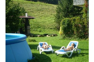 Češka Chata Police nad Metují, Eksterier